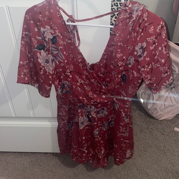 Charlotte Russe flowery romper - size womens small - Picture 1 of 4